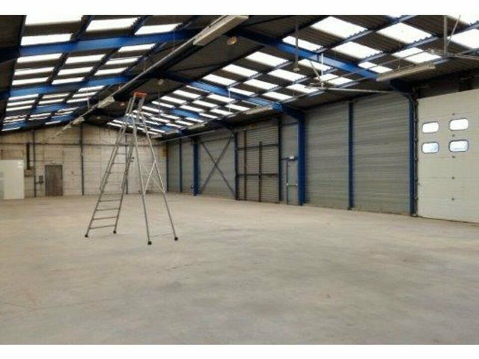 Local d'activité à vendre ou à louer de 1000 m² à L'Aigle (61)