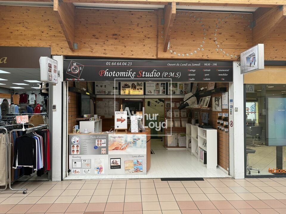 Location local commercial 37.8 m² non divisibles