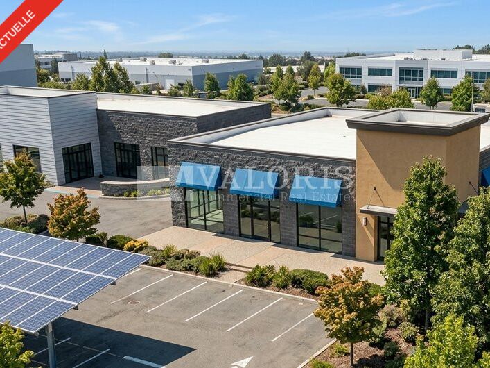 Location local commercial 707 m² divisibles à partir de 296 m²