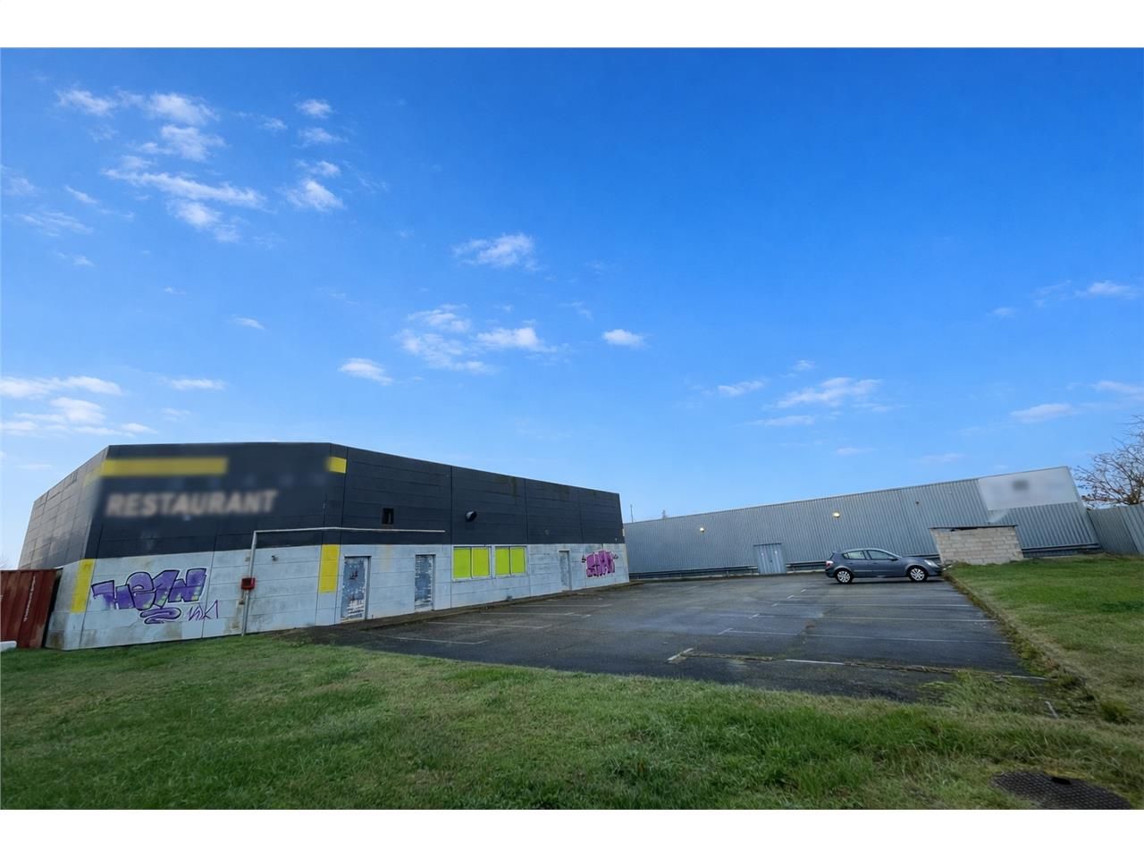 Location local commercial 390.00 m² à MONTAUBAN