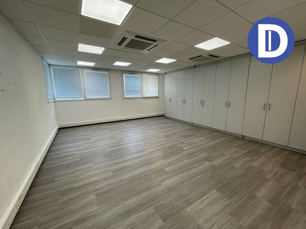 Location bureaux 95.00 m² non divisibles