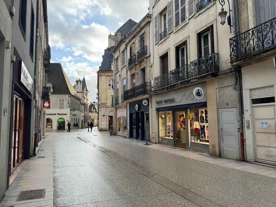 Location local commercial 205 m² non divisibles