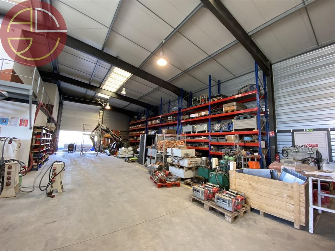 Location local 740 m² à TOURNEFEUILLE