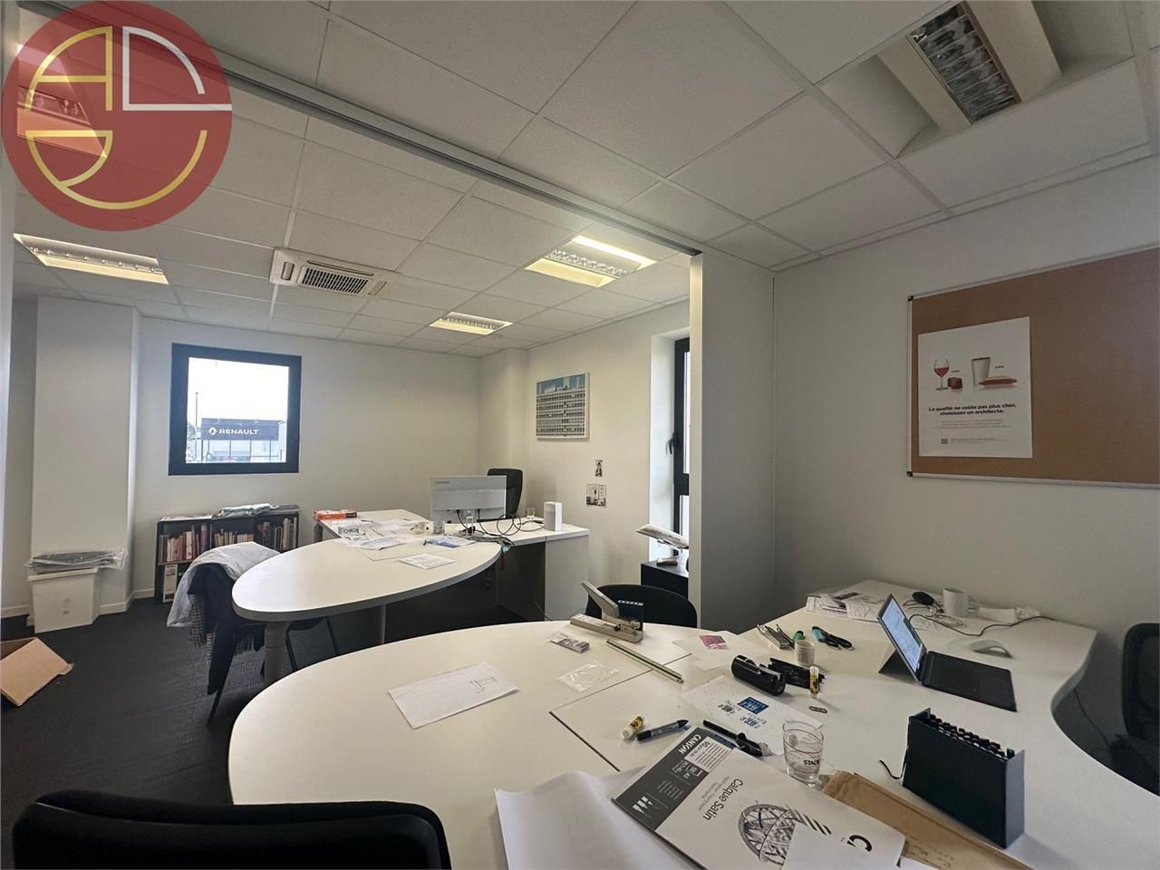 Location bureaux 53 m² à BEAUZELLE