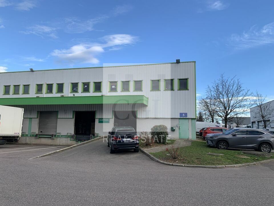 Location local d''activites 1095 m² non divisibles