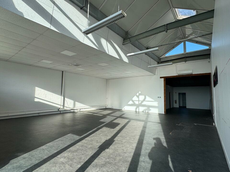  TOURS NORD ZONE COMMERCIALE DE L'HORLOGE BOUTIQUE A VENDRE 180 M²