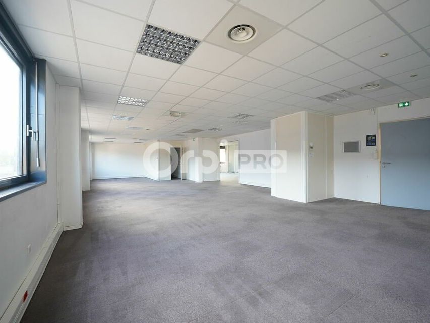 BUREAUX A LOUER - SAINT QUENTIN FALLAVIER - 538 m²