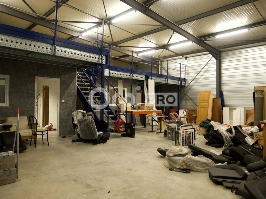 Vente local d''activites 253.2 m² non divisibles