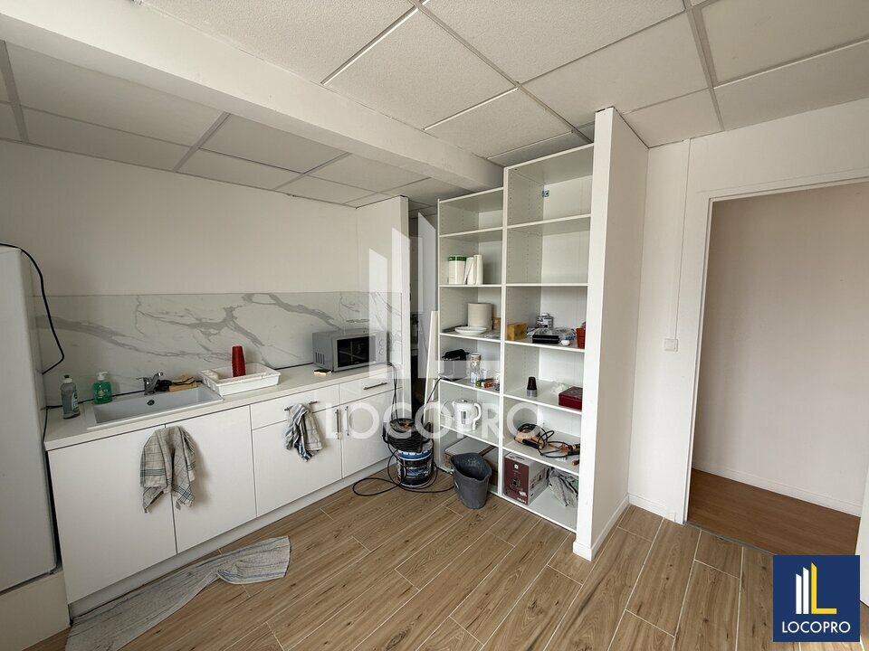 A LOUER - BUREAU - 73 M2 - SAINT LAURENT DU VAR 