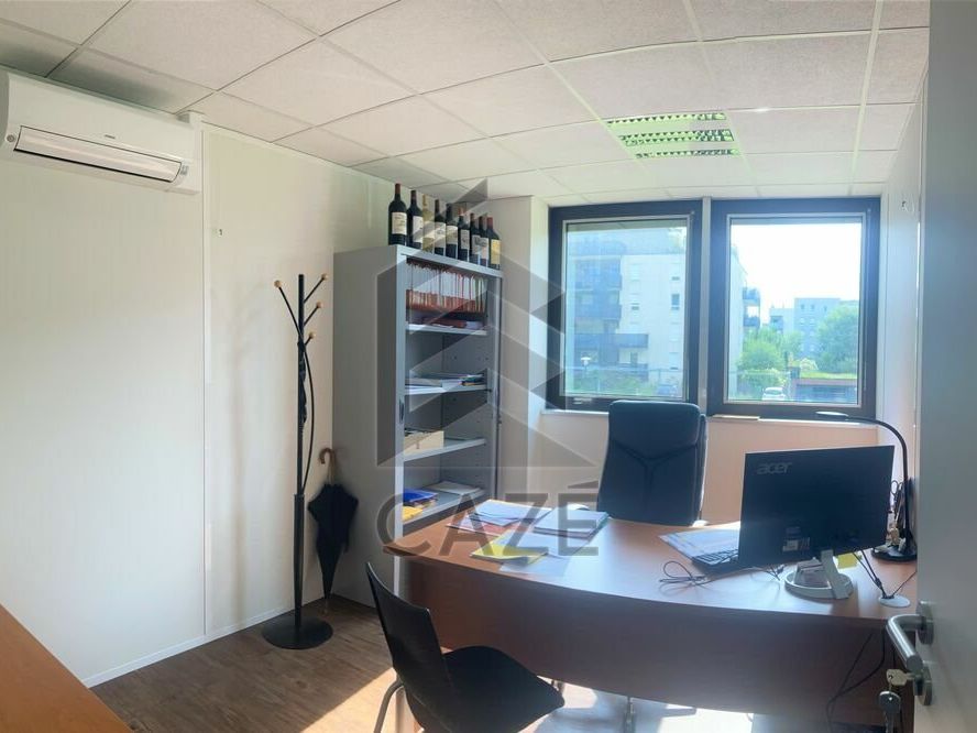 BUREAUX A LOUER - BRUGES - DISPONIBILITE IMMEDIATE 