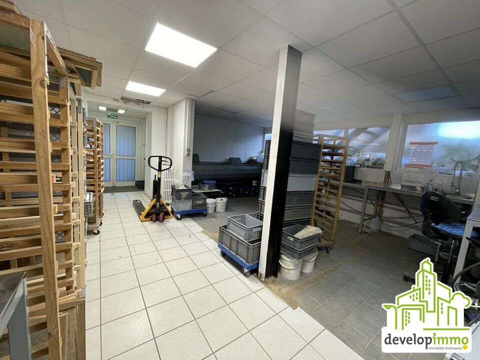 A vednre 445 m² CAEN