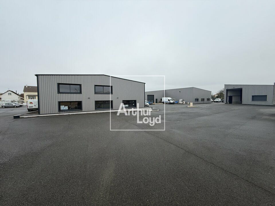 Vente local d''activites 1331 m² non divisibles