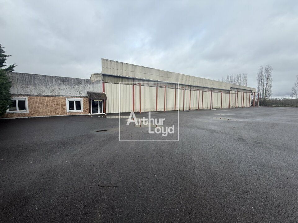 Vente local d''activites 1500 m² non divisibles