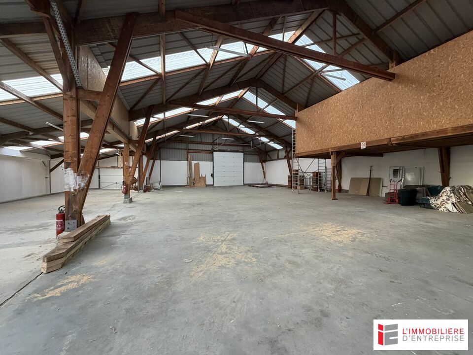 Vente local d''activites 700 m² non divisibles