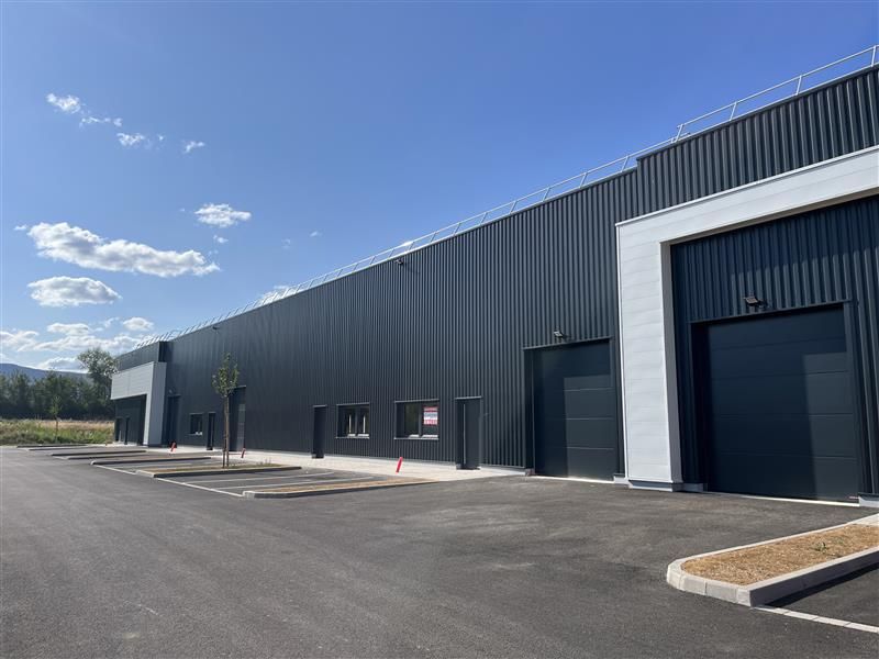 Location local d''activites 185 m² non divisibles