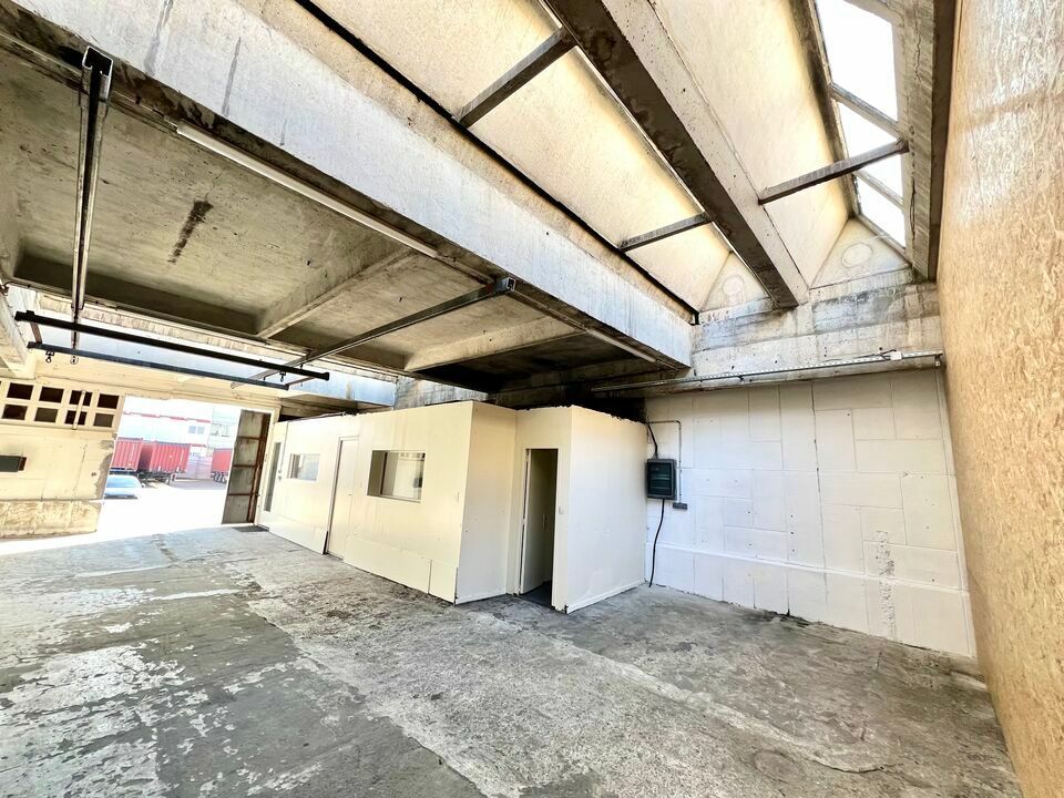 Location local d''activites 100 m² non divisibles