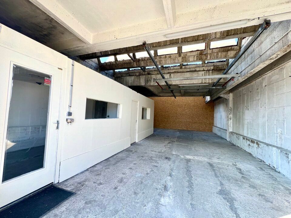 NOUVEAUTÉ - A LOUER LOCAUX D'ACTIVITÉ DE 100m2 AVEC BUREAU ZONE INDUSTRIELLE ET PORTUAIRE DU HAVRE