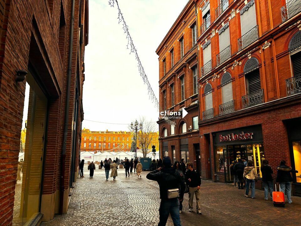 TOULOUSE HYPERCENTRE – À VENDRE MURS COMMERCIAUX LOUES À MAGASIN D'OPTIQUE