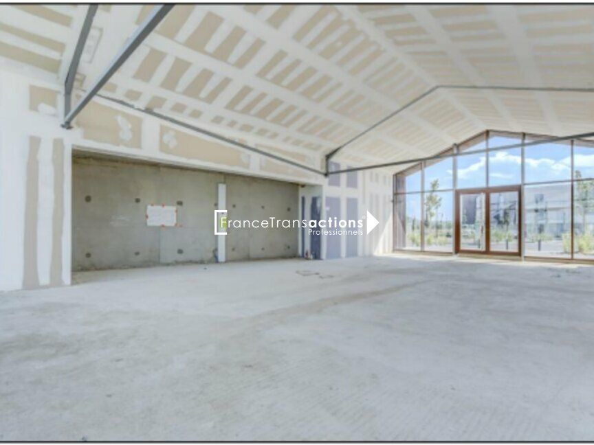 À LOUER LOCAL COMMERCIAL 377 m² NEUF MURET