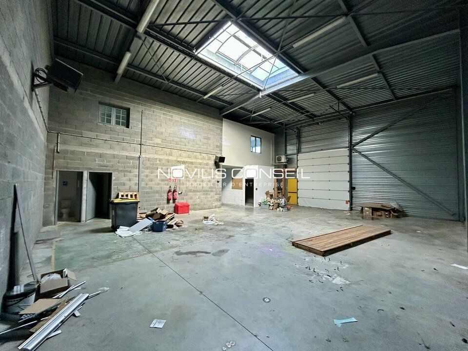 Location activité/entrepôt - 313 m²