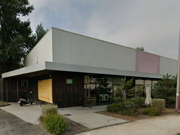 Location local commercial 125 m² non divisibles