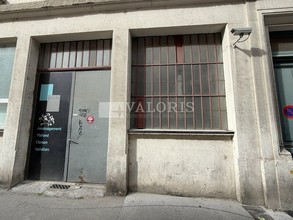 Location local commercial 186.58 m² non divisibles