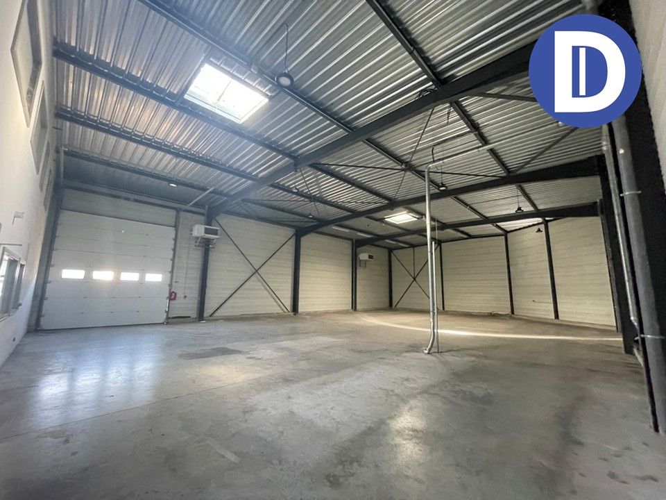 Location activites 523.00 m² non divisibles
