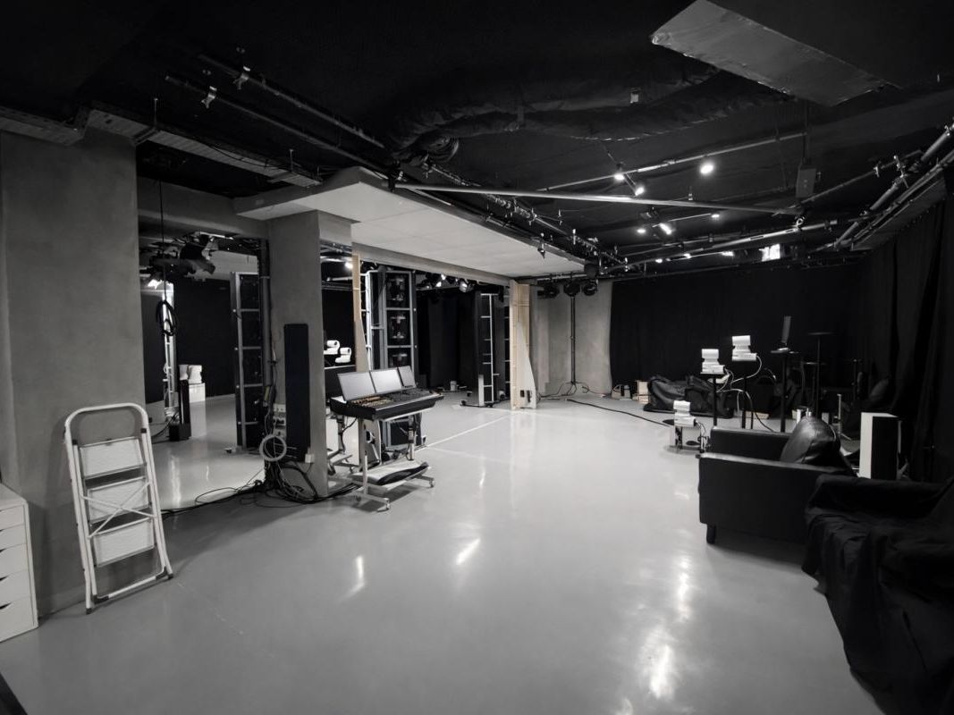 Location local commercial 877 m² non divisibles