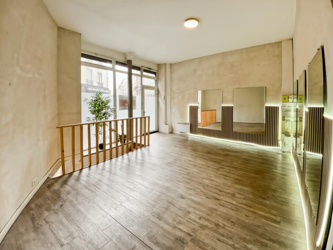 Location local commercial 70 m² non divisibles