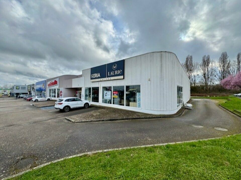 Location local commercial 610 m² non divisibles