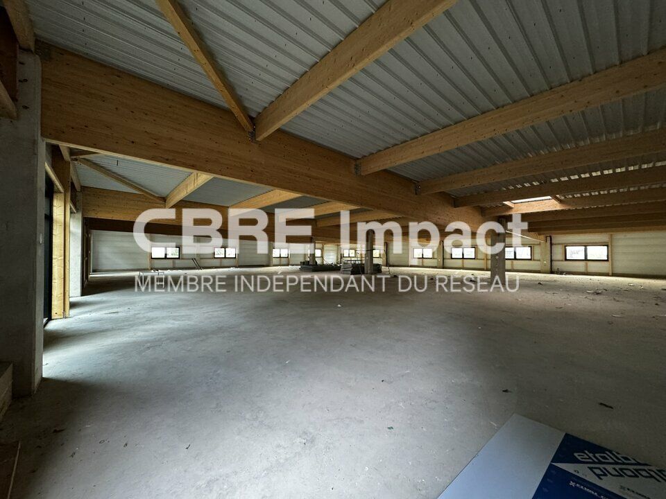 Location local d''activites 310 m² non divisibles