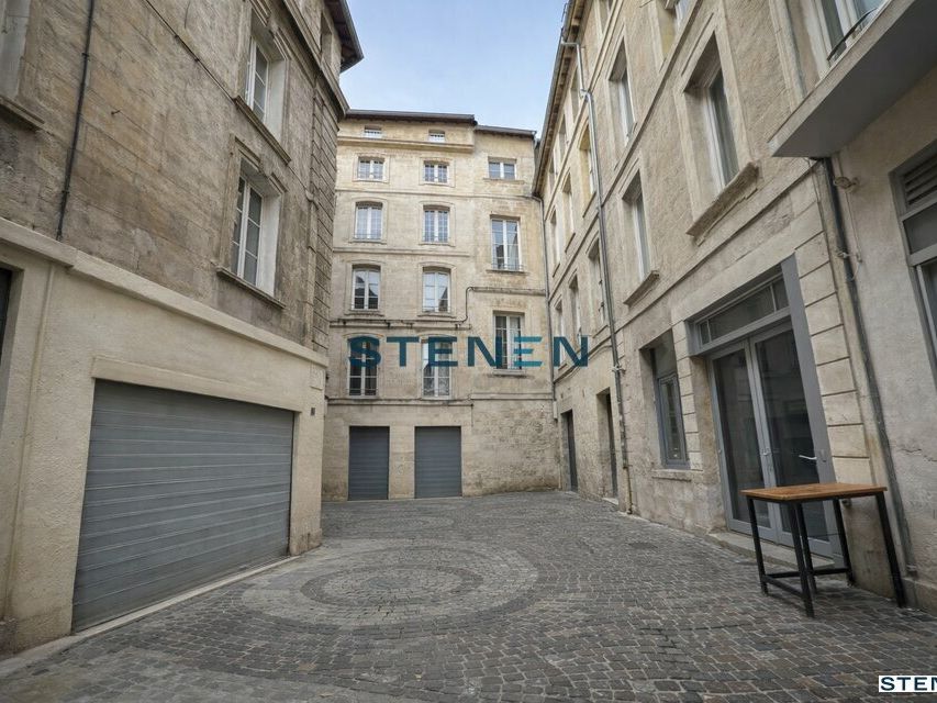 Vente local commercial 596 m² non divisibles