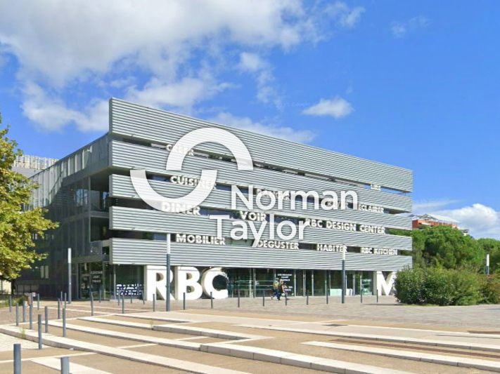 Location bureaux 988 m² divisibles à partir de 245.94 m²