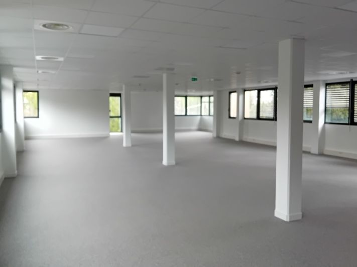 Plateaux de bureaux  R + 1 disponibles à la location 