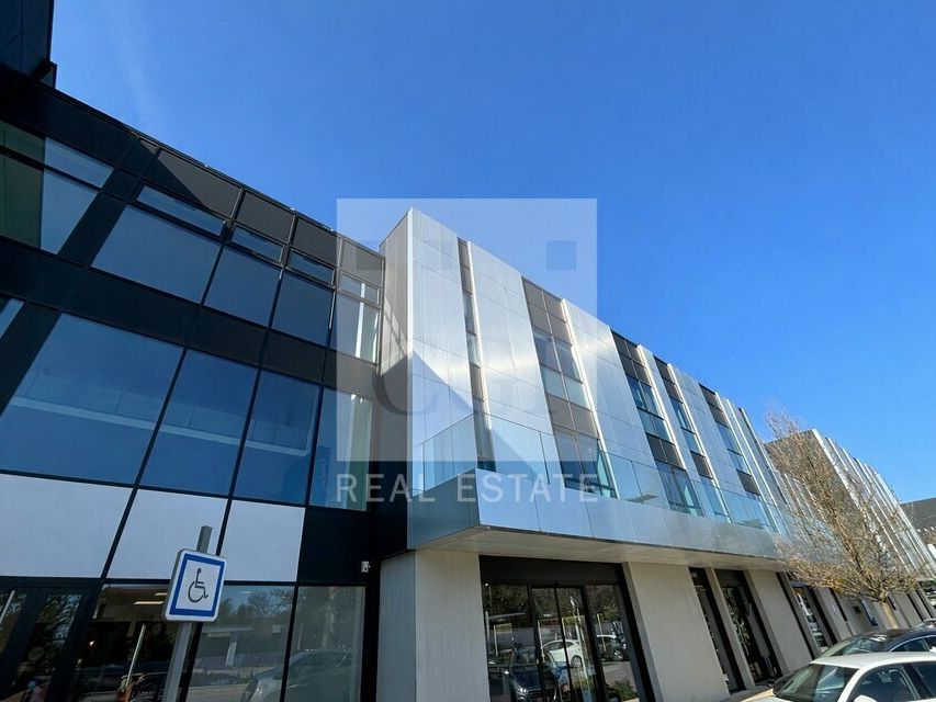 A VENDRE - BUREAUX DANS L'OUEST LYONNAIS