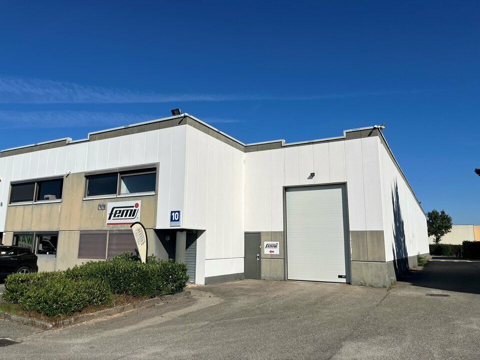 Location local d''activites 434 m² non divisibles