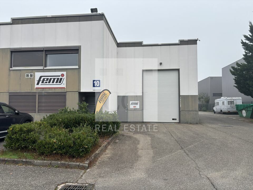 À LOUER – LOCAL D'ACTIVITÉS DE 605 m² – DÉCINES-CHARPIEU / PARC DES OLIVÉRIANNES