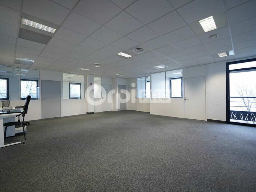 Location bureaux 181.92 m² non divisibles