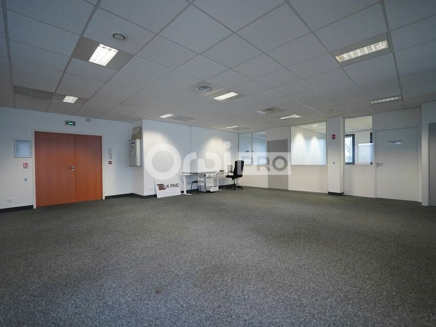 BUREAUX A LOUER - 182 m² - SAINT PRIEST