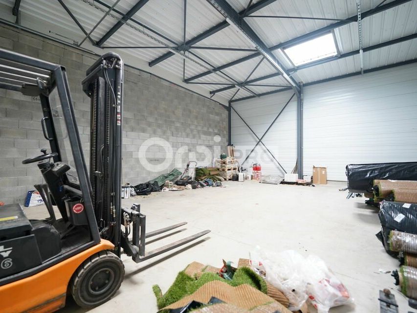 LOCAL D'ACTIVITE A LOUER - 150 m² - SAINTE CONSORCE