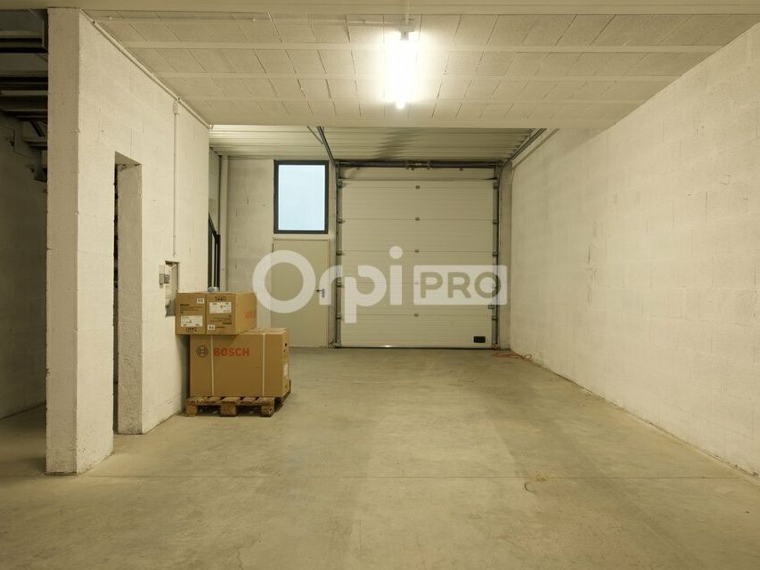 Location local d''activites 112 m² non divisibles