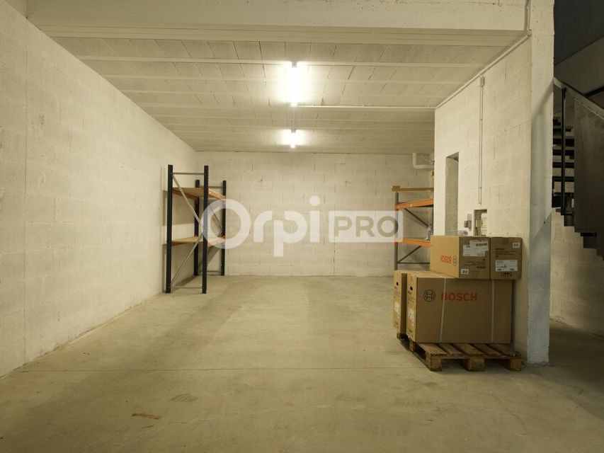 À LOUER - LOCAL D'ACTIVITE DE 112 M2 - VÉNISSIEUX