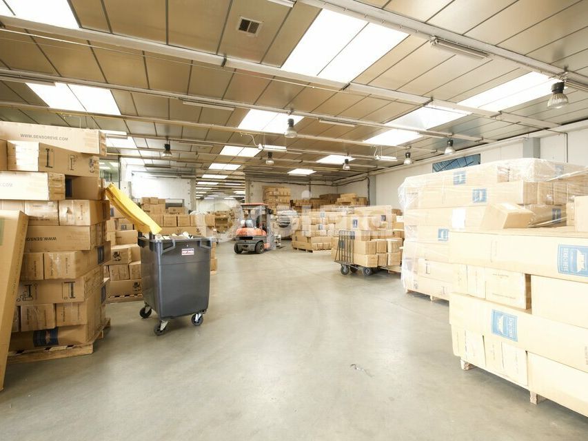 LOCAL D'ACTIVITÉ A LOUER - CHAPONNAY - IMMEDIATEMENT