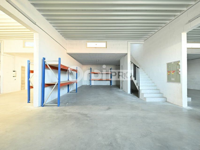 Location local d''activites 420 m² non divisibles