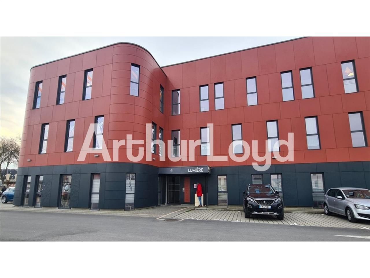 Location bureaux 182.00 m² à EPRON