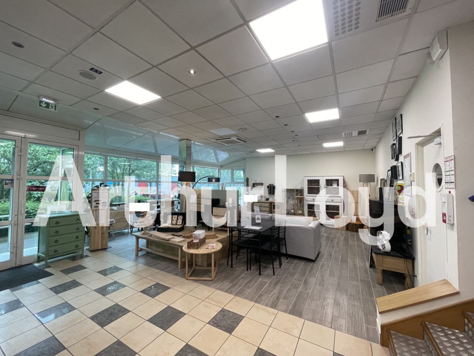 Location local 1431.00 m² à COLOMBELLES