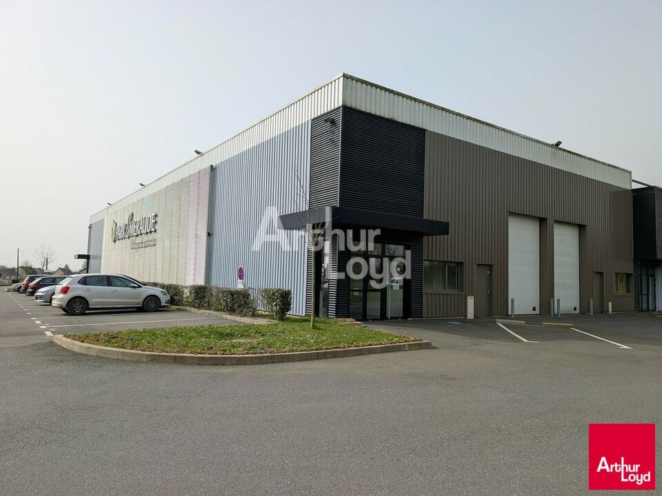 Location local d''activites 300 m² non divisibles