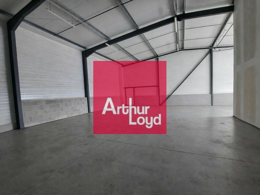 PONT DU CHATEAU A LOUER LOCAL ACTIVITE 250 M²  - Bâtiment indépendant