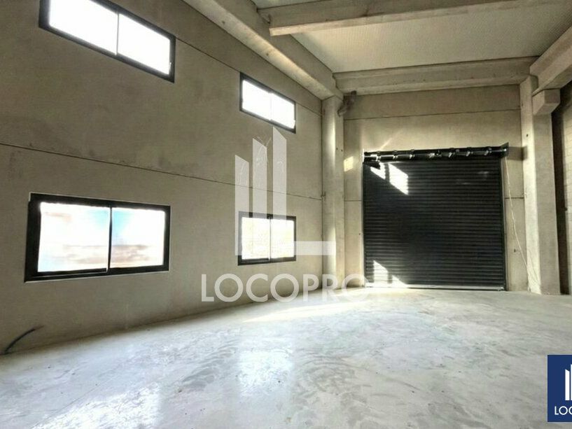 Location local d''activites 211 m² non divisibles
