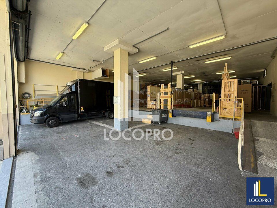 Location activité/entrepôt - 1647 m²
